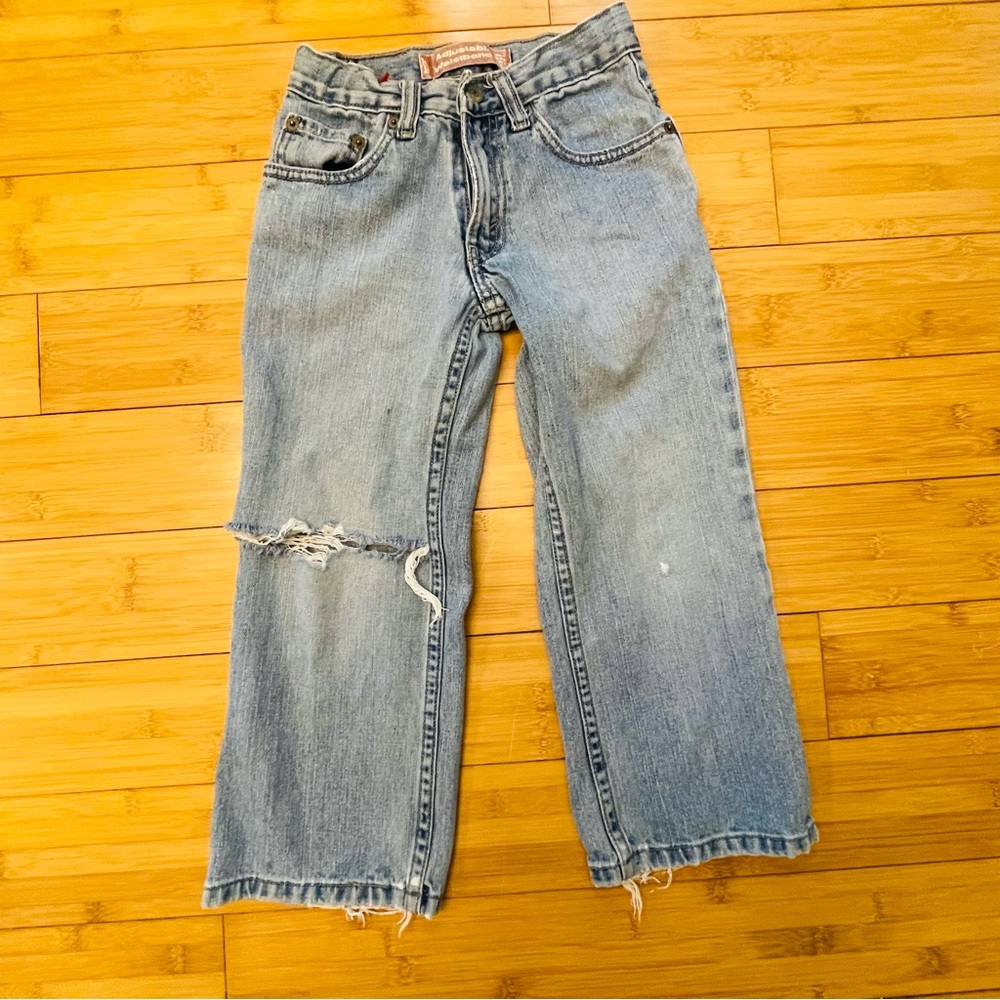 Levi’s, kid’s 569 red tag size 6 reg. Snap closure, adjustable waist, all cotton